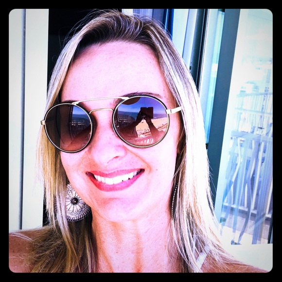 Meet your Posher, Silvia - Picture 1 of 1